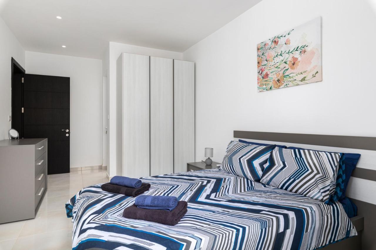 Modern 3Br Stylish Apartment With Large Balcony - Close To St Julians And St Georges Bay Is-Swieqi ภายนอก รูปภาพ