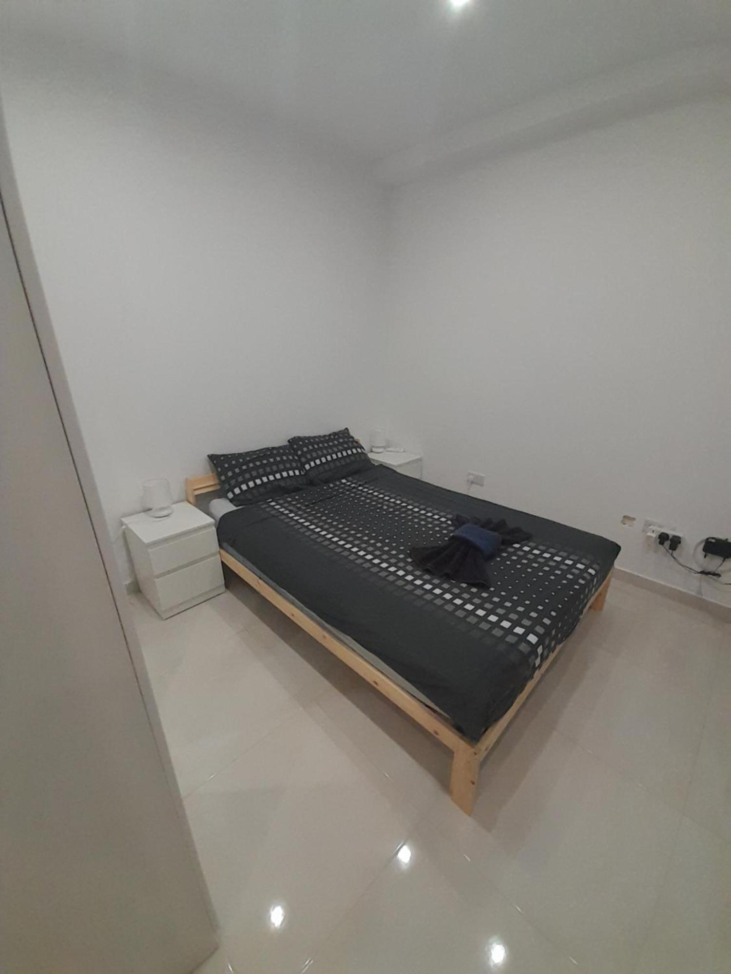 Modern 3Br Stylish Apartment With Large Balcony - Close To St Julians And St Georges Bay Is-Swieqi ภายนอก รูปภาพ
